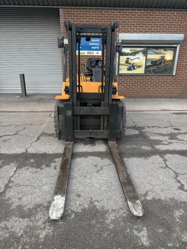 Lot 170: Caterpillar Forklift Truck