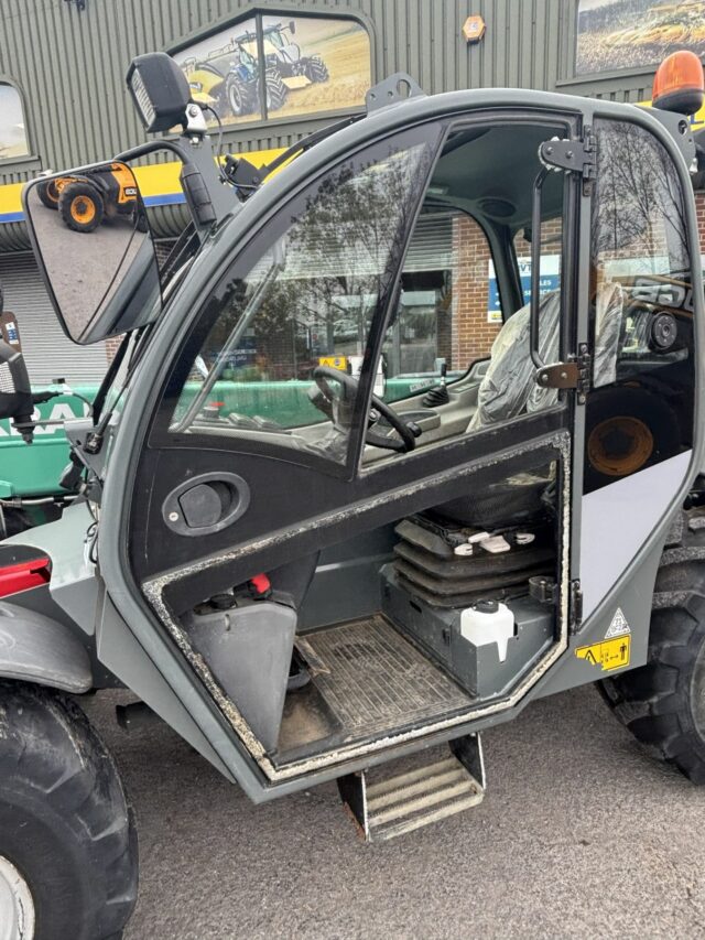 Lot 120: Kramer KT27.6 Telehandler