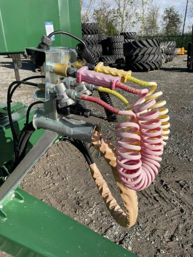 Lot 1580: Bailey Tipping Trailer