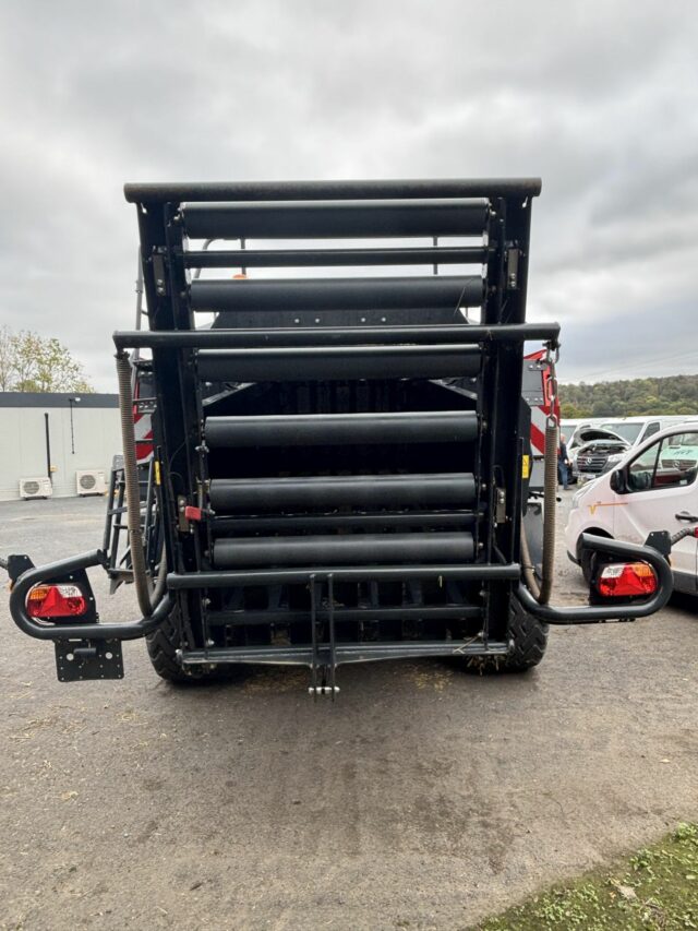 Lot 2260: Kuhn Large Square Baler
