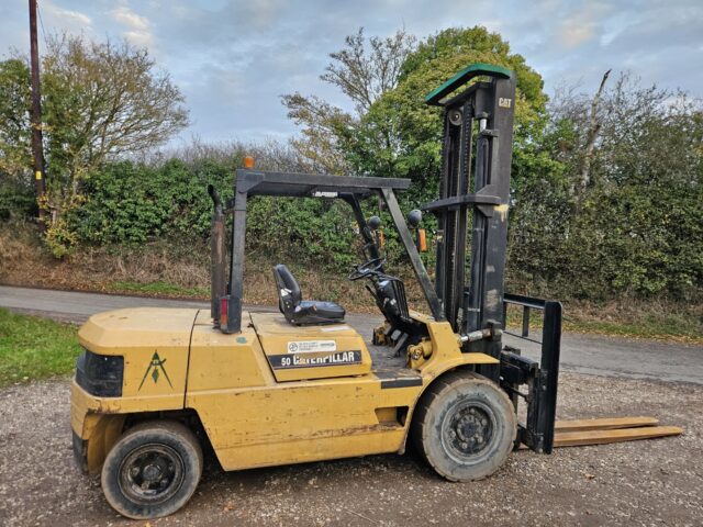 CAT DP50 Forklift