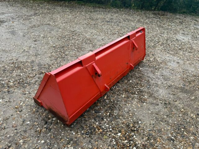 Kubota M1816E Front Loader Bucket