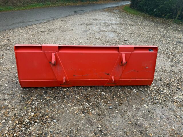 Kubota M1816E Front Loader Bucket