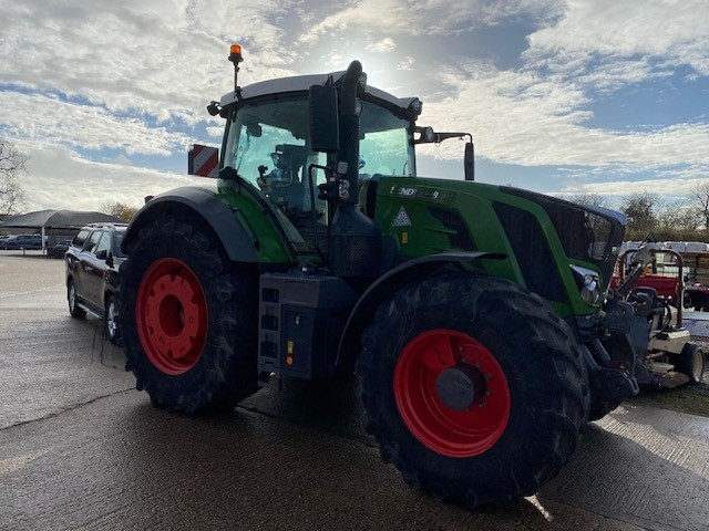 2M041349 FENDT 828 VARIO S4 4WD TRACTOR