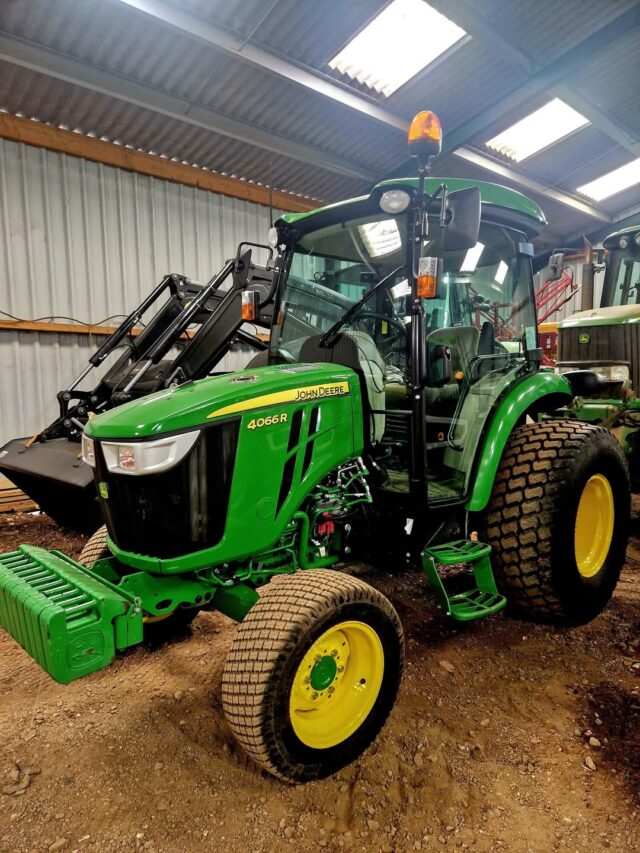 John Deere 4066R