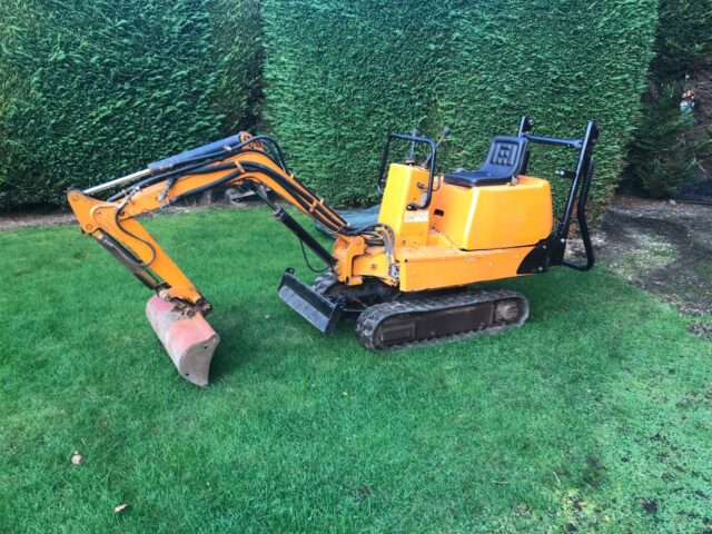 Hanix HO8B Mini Digger 2007 Model