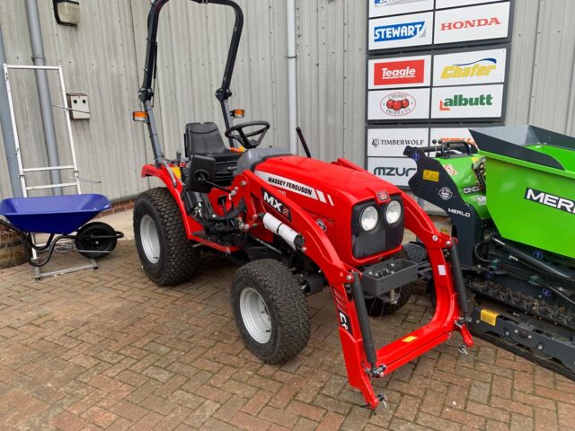 MA005334 MF1525HP TRACTOR  MX C1S LOADER