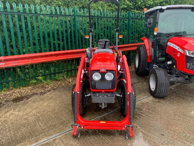 MA005334 MF1525HP TRACTOR  MX C1S LOADER