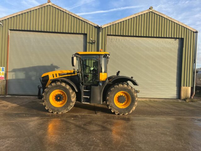 2021 JCB Fastrac 4220 Contractor Pro