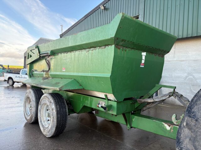 One- 2004 Western 14t Dump