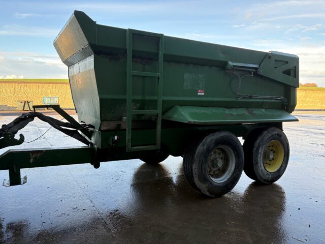 One- 2004 Western 14t Dump