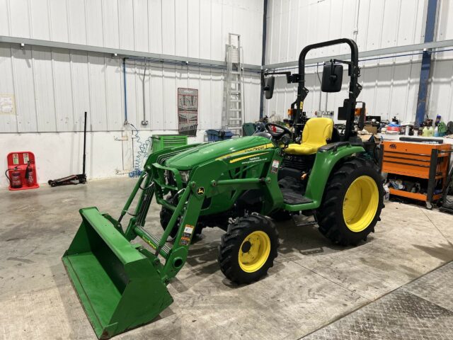 JOHN DEERE 3038E