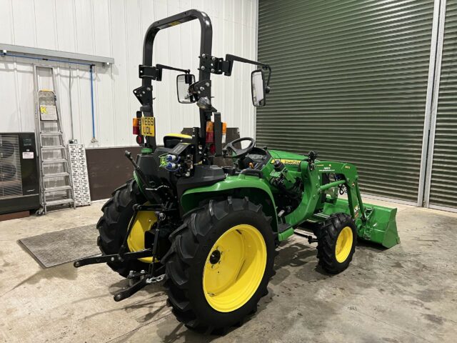 JOHN DEERE 3038E