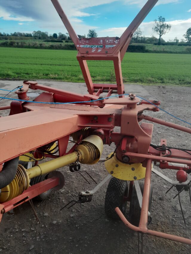 Pottinger euro hit AZ 8 rotor tedder
