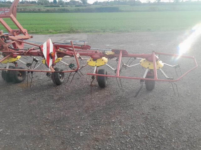 Pottinger euro hit AZ 8 rotor tedder