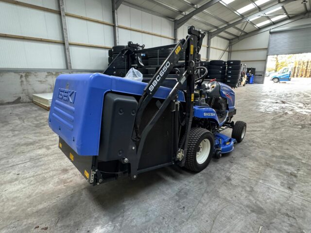 Lot 12: 2023 Iseki SXG324 Ride on Mower