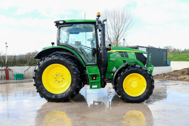 John Deere 6R130