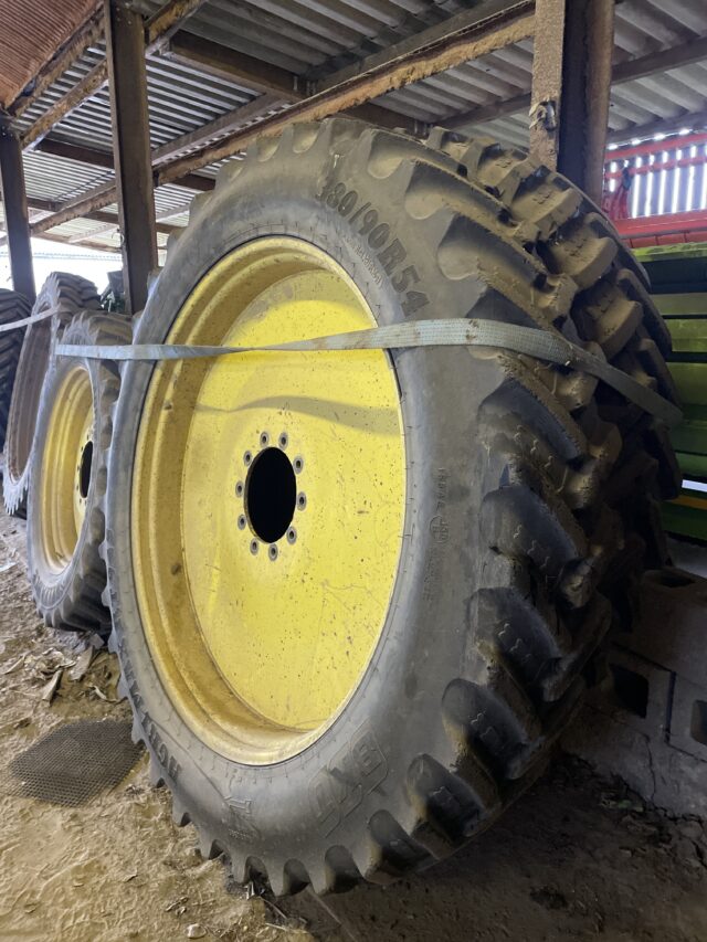 Row crop wheels