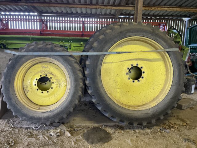 Row crop wheels