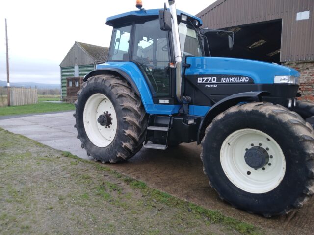 Ford New Holland 8770