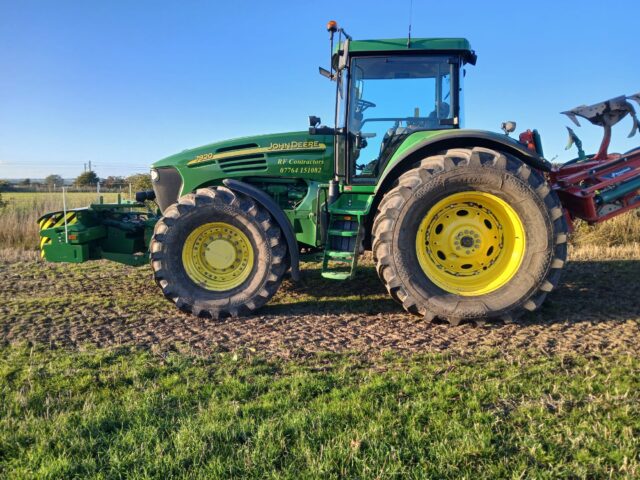 John Deere 7920