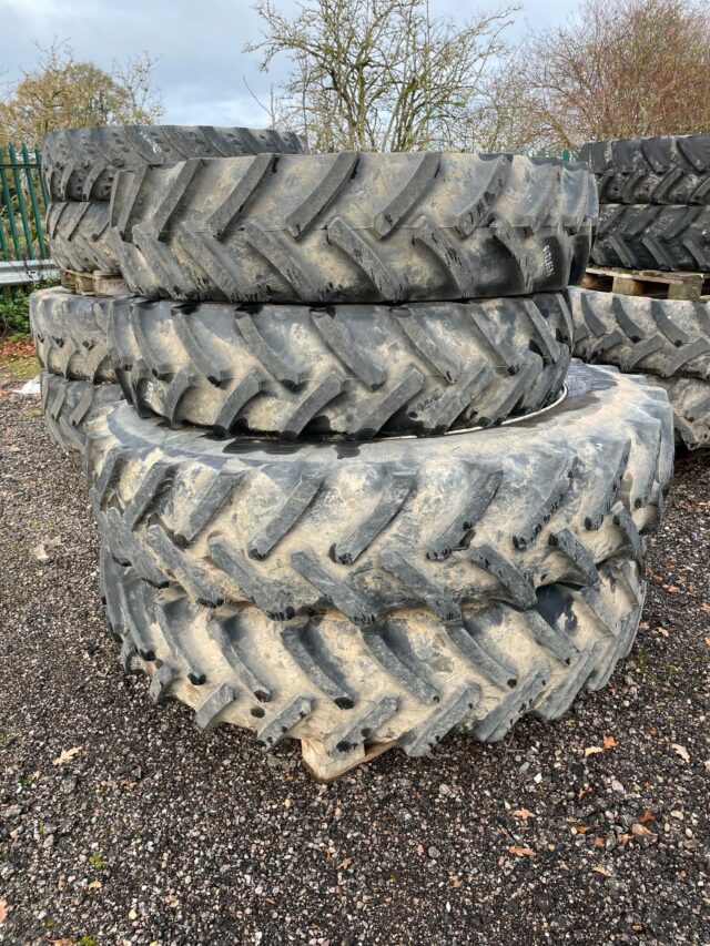 ID000020 MITAS 320/85R34 & 380/90R46