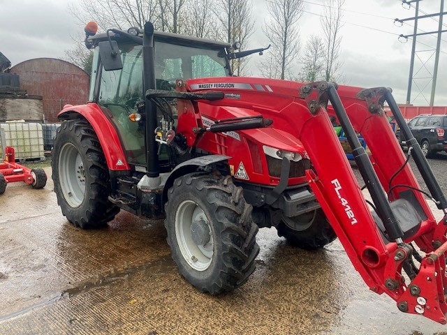 TB003080 MF5710SL ESD4 4WD  TRACTOR