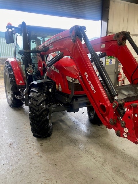 TB003080 MF5710SL ESD4 4WD  TRACTOR