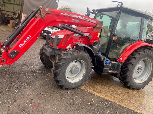 TB003080 MF5710SL ESD4 4WD  TRACTOR