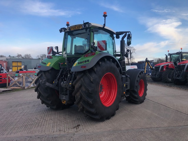 FE000427 FENDT 720 V GEN 6 TRACTOR