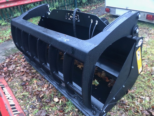 BM000604 2025 JCB 7′ 6″ MULTI SHOVEL