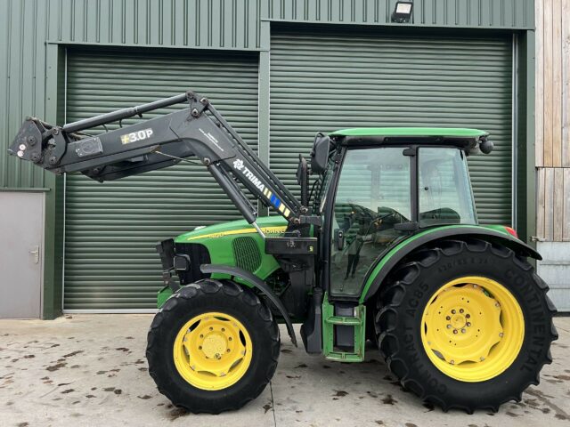 JOHN DEERE 5820