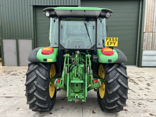 JOHN DEERE 5820