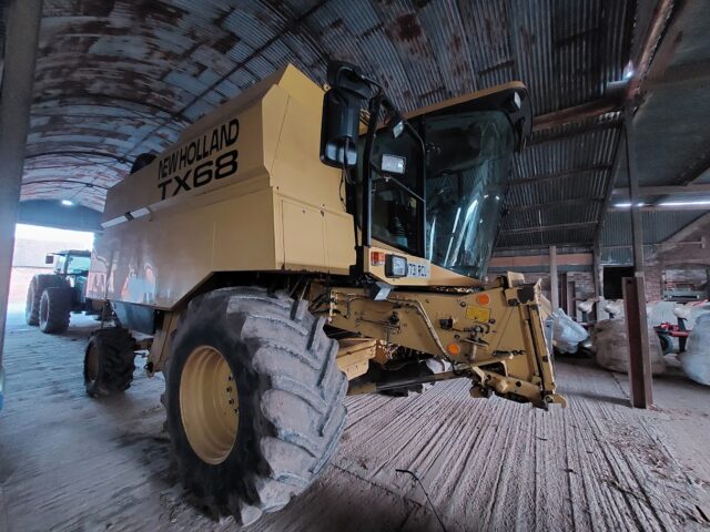 New Holland TX68+