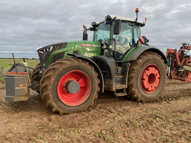 2M041404 FENDT 942 V GEN 6 4WD TRACTOR