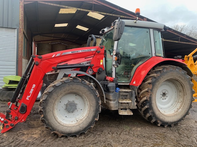 TE02345A MF5S.135 TRACTOR FL3819 LOADER