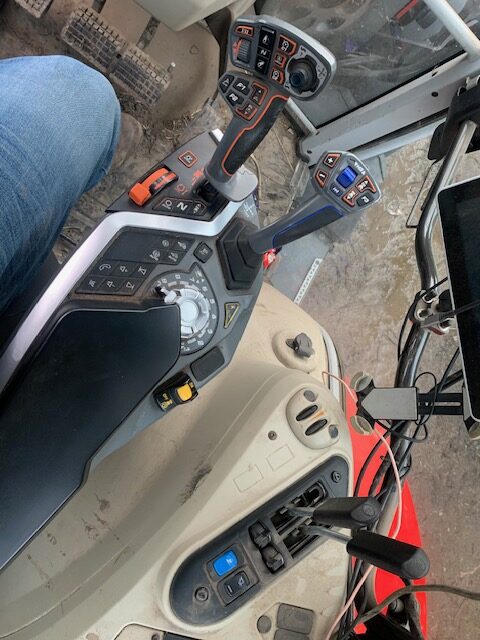 TE02345A MF5S.135 TRACTOR FL3819 LOADER