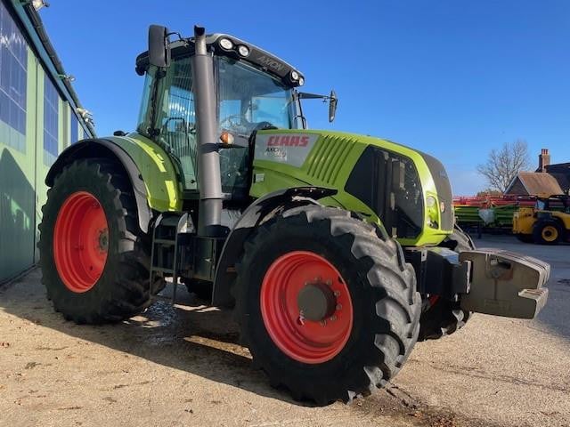 CLAAS AXION 810