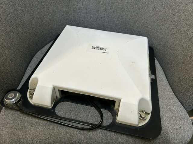 CNH LEVEL 3 AG372 RECEIVER WITH AG715 RTK RADIO AND NAV 2 CONTROLLER KIT