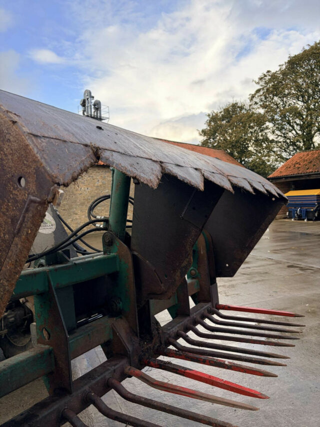 DUE IN: Albutt S220 Shear Grab For Sale