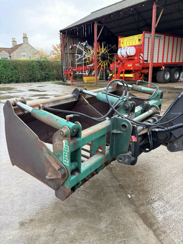 DUE IN: Albutt S220 Shear Grab For Sale