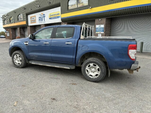 Lot 2048: Ford Ranger Double Cab Pick Up