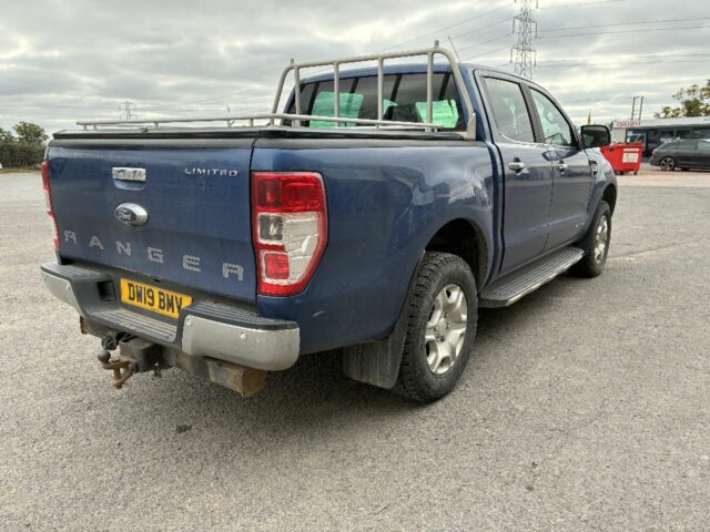 Lot 2048: Ford Ranger Double Cab Pick Up