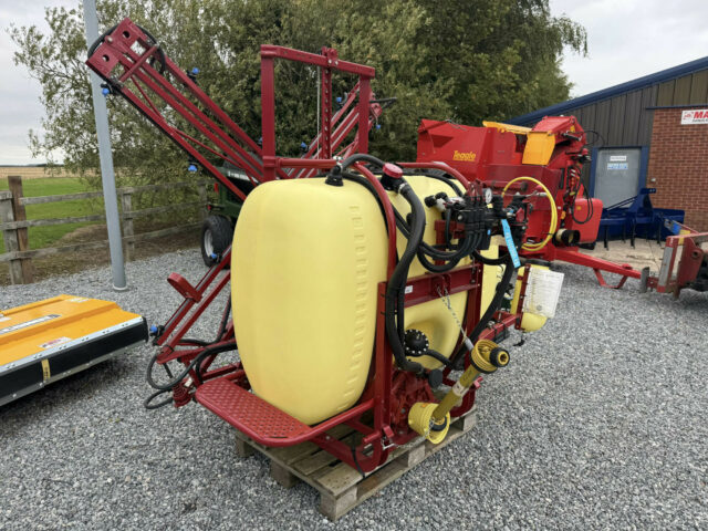 NEW Hardi NK800 12 Metre Mounted Sprayer For Sale