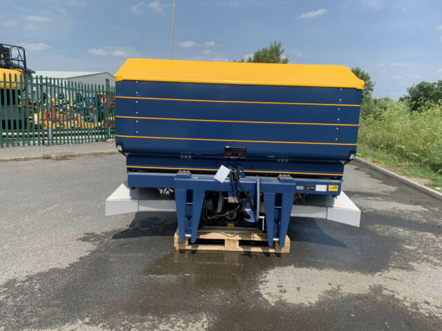 NEW KRM M35W Fertiliser Spreader For Sale