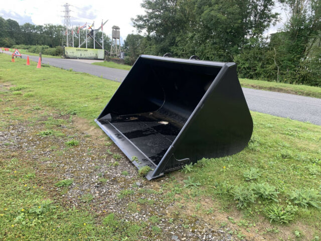 NEW Manitou BLM 2430 2500L Bucket For Sale