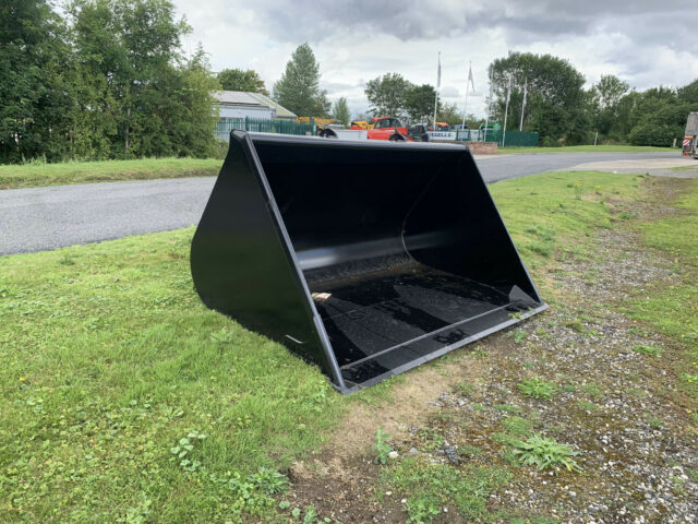 NEW Manitou BLM 2430 2500L Bucket For Sale