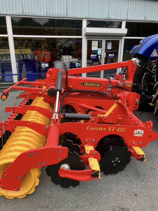 NEW Vaderstad Carrier XT 425 For Sale