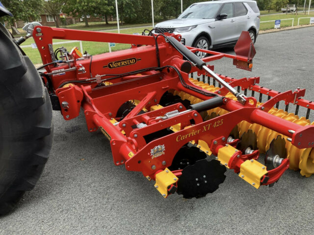 NEW Vaderstad Carrier XT 425 For Sale