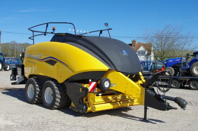 New Holland BB1290 +